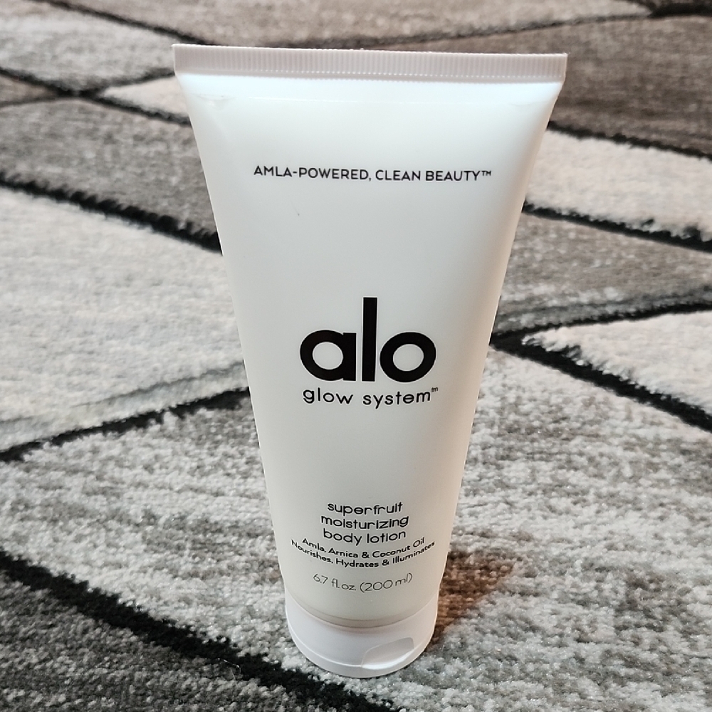 ALO GLOW SYSTEM SUPERFRUIT MOISTURIZING BODY LOTION